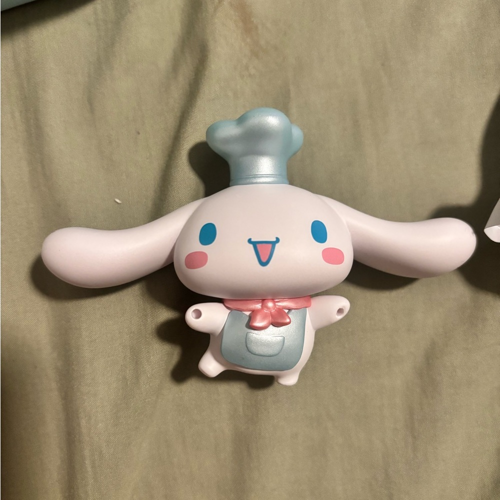 Cinnamoroll figurine